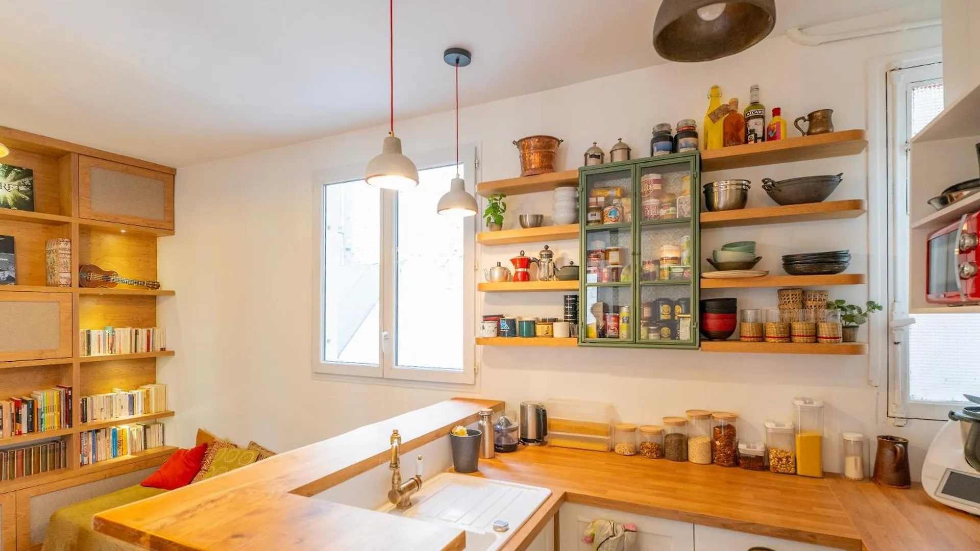 Appartement Urban Retreat In Historic Quarter à Paris France