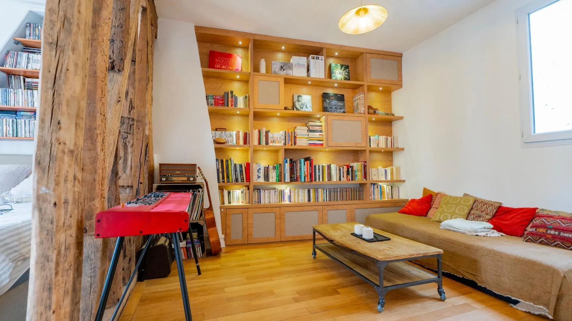 Urban Retreat In Historic Quarter Apartment Paris