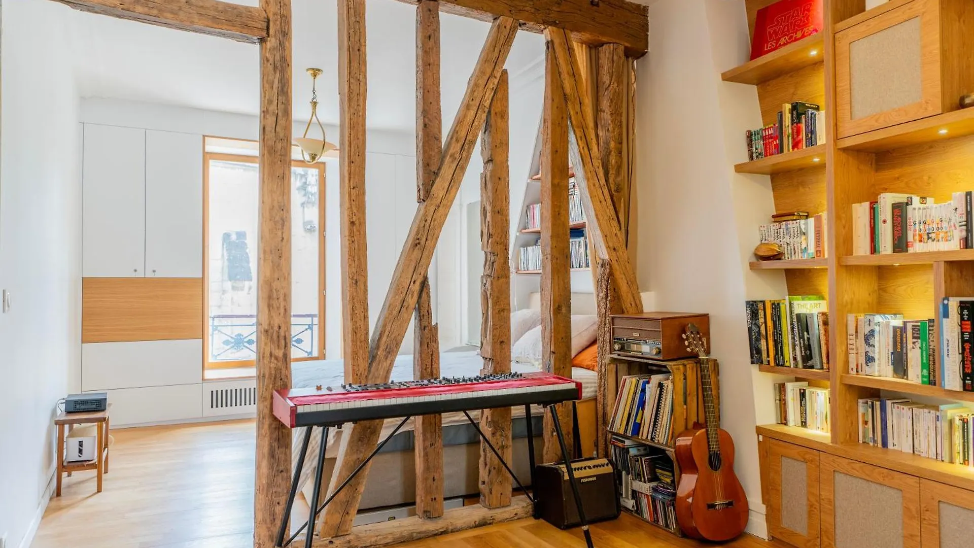 Urban Retreat In Historic Quarter Apartment Paris France
